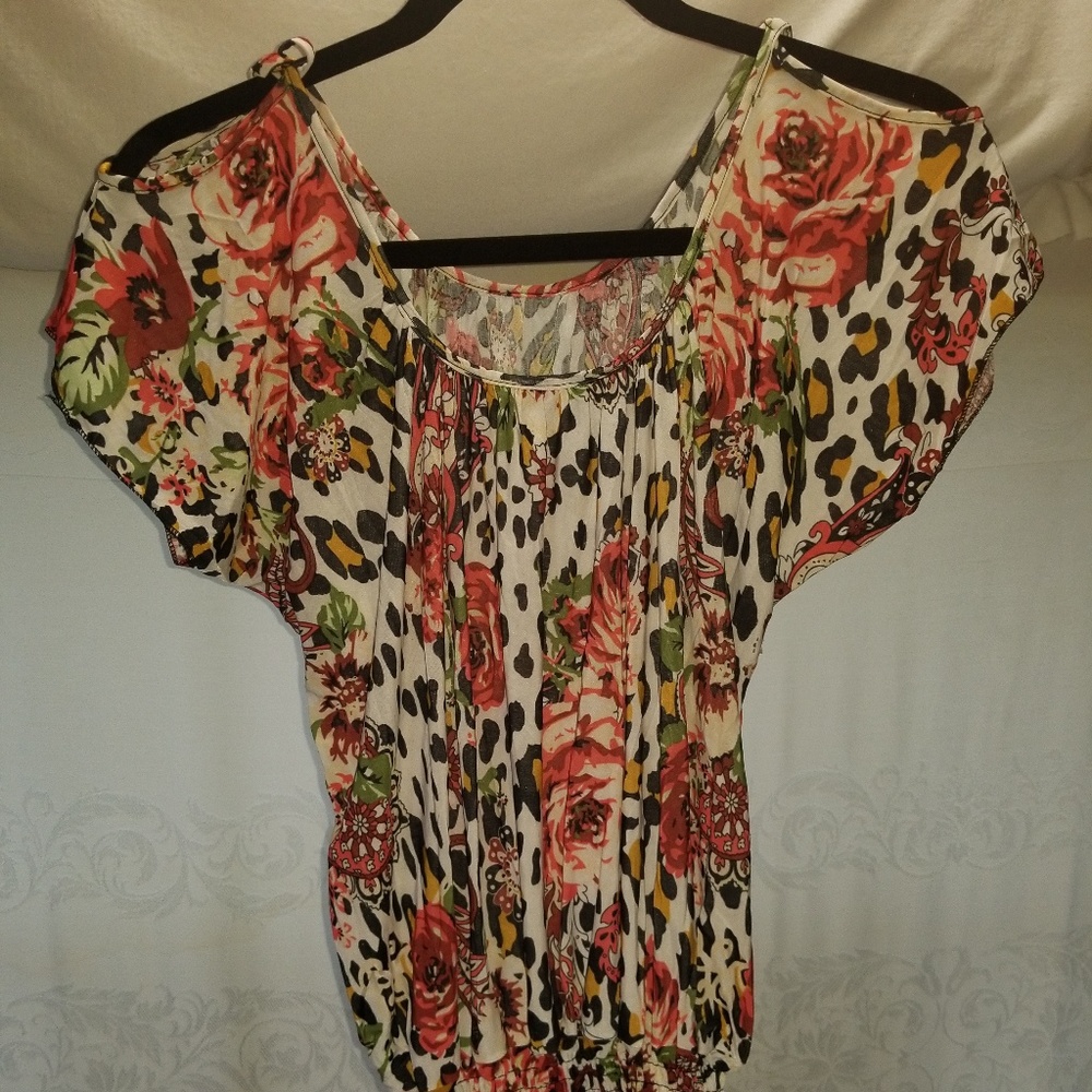 Cold shoulder top